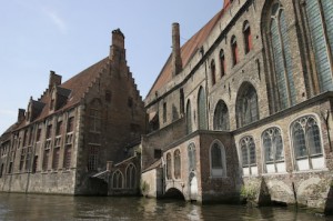 bruggebuilding